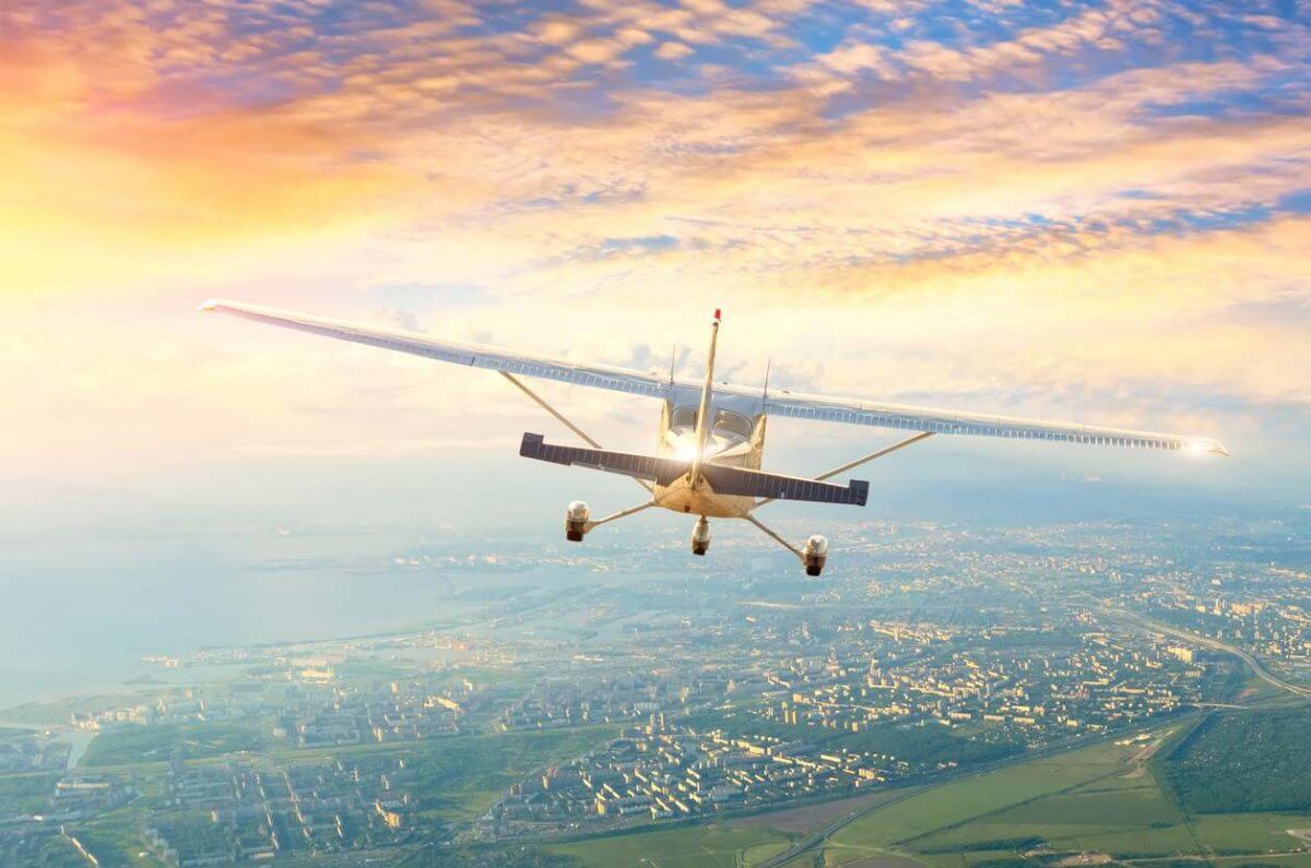 Самолет рухнул в воду в Таиланде: есть жертвы