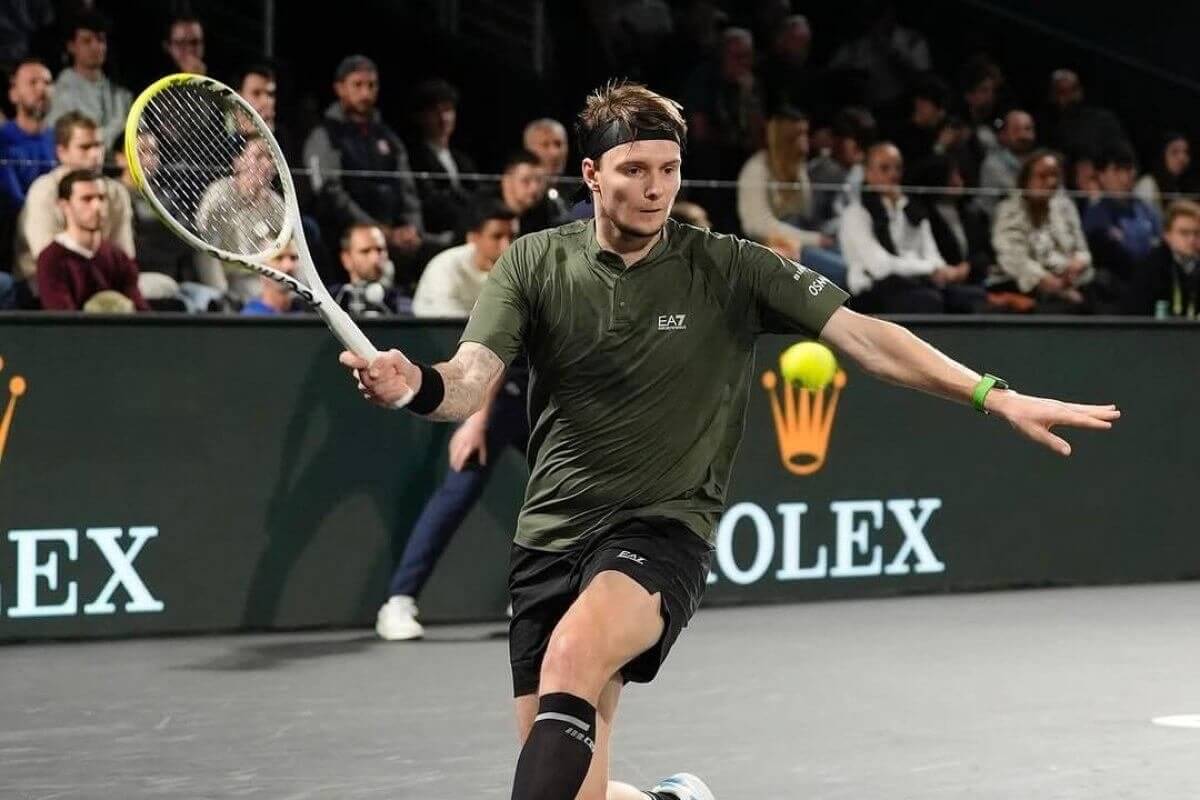 Александр Бублик вышел в третий круг турнира в Мадриде