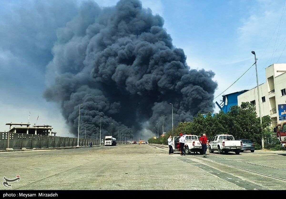 Взрыв в порту в Иране: ранены более 400 человек (ВИДЕО)