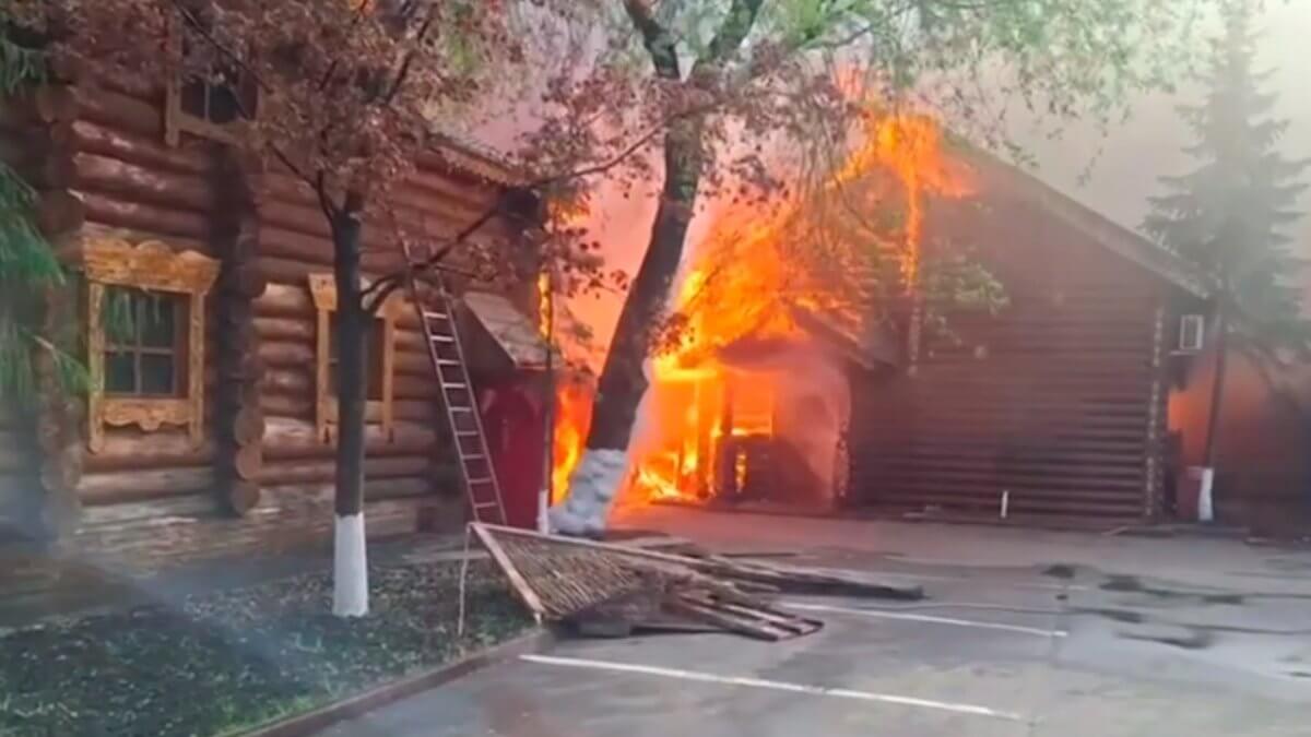 Пожар в Москве: огонь охватил более 1,5 км (ВИДЕО)