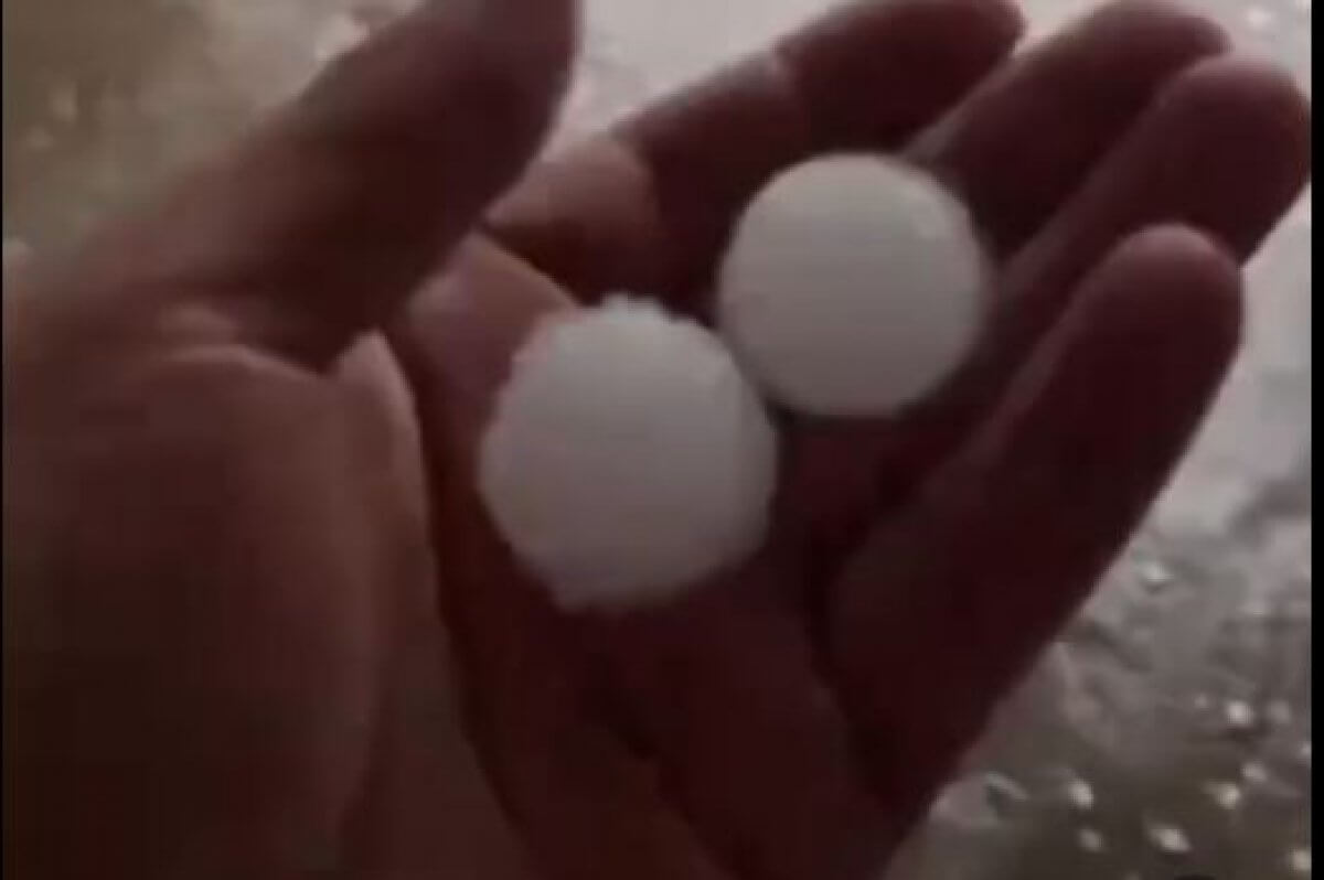 Град размером с куриное яйцо прошелся в Акмолинской области