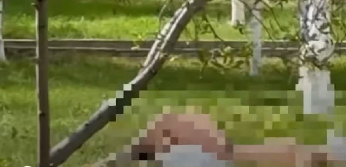 Мужчины и женщины оголились до нижнего белья в Астане