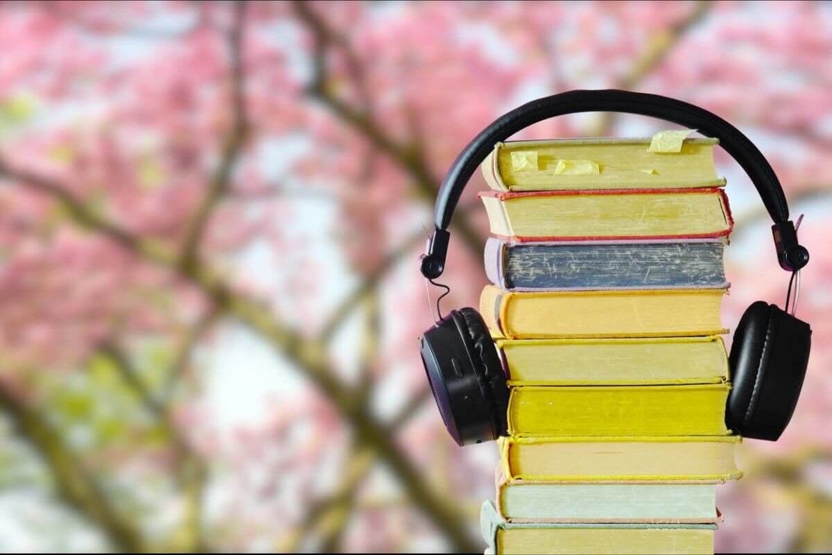 Произведения фронтовых писателей выпустили в формате аудиокниг в Казахстане