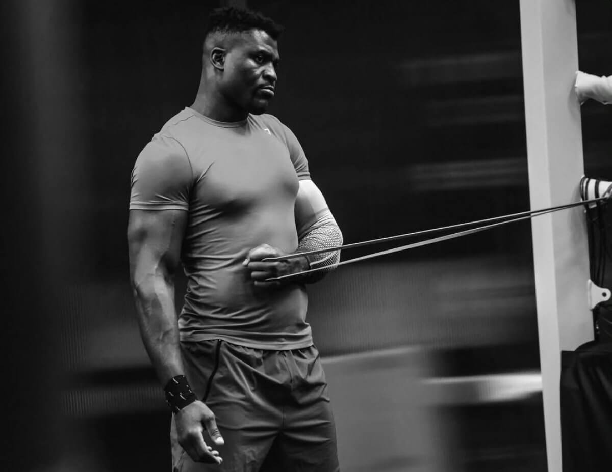 Бывшая звезда UFC стал участником ДТП