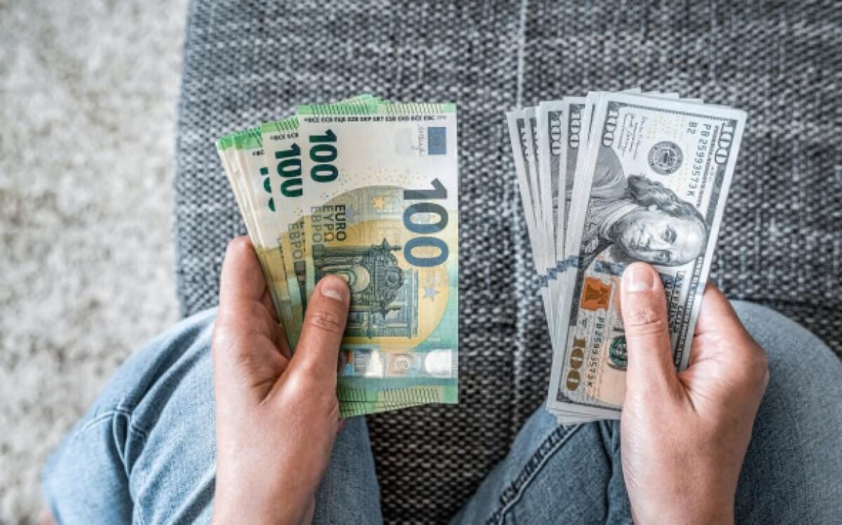 Доллар и евро рвутся вверх: курсы валют в РК на 3 мая