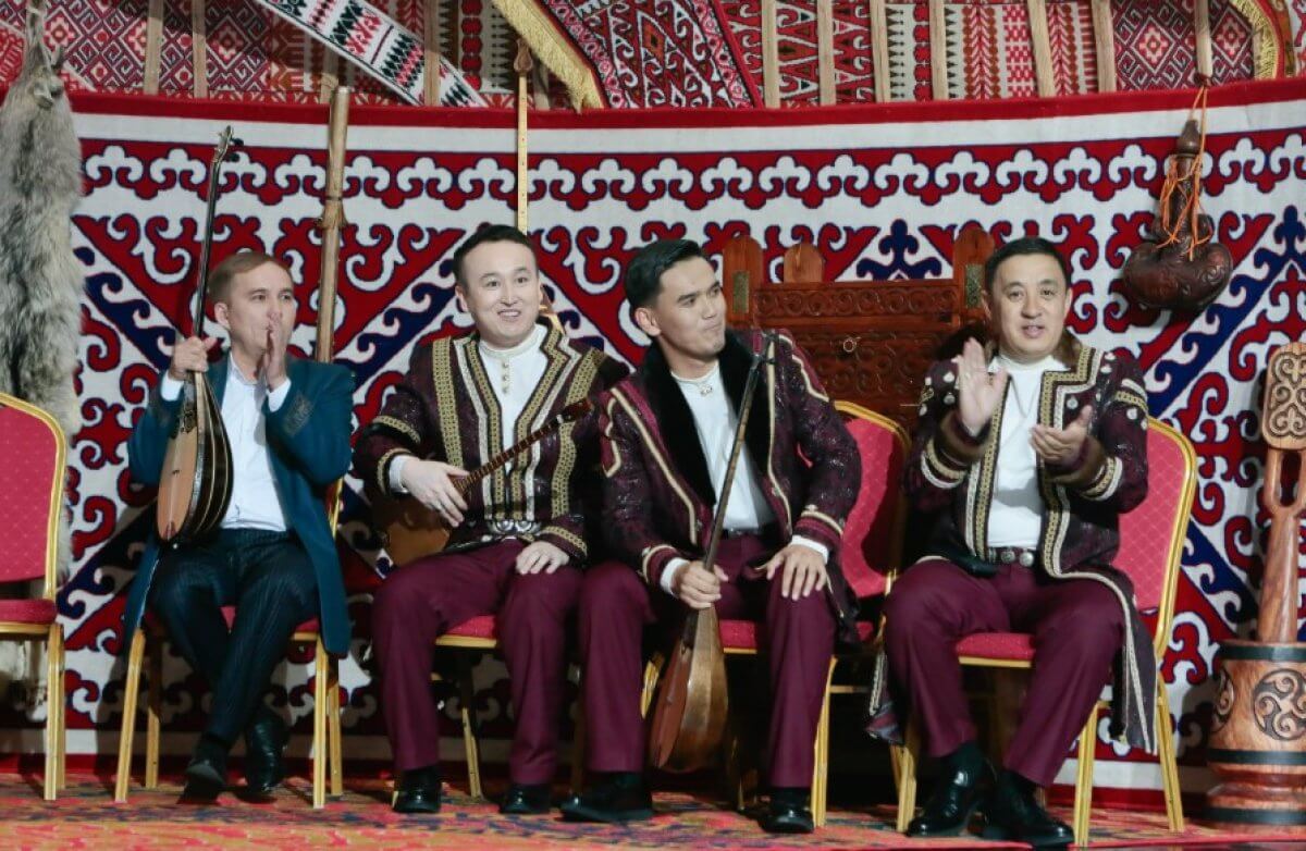 Айтыс "Ерлік - Елдік дастаны" украсил юбилей Победы силой поэзии