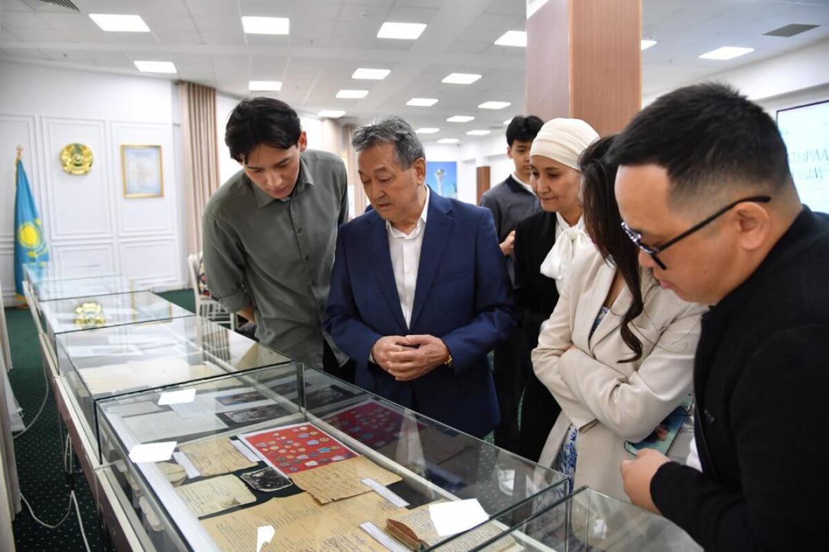 Фронтовые рукописи времен ВOB доступны на выставке в Астане