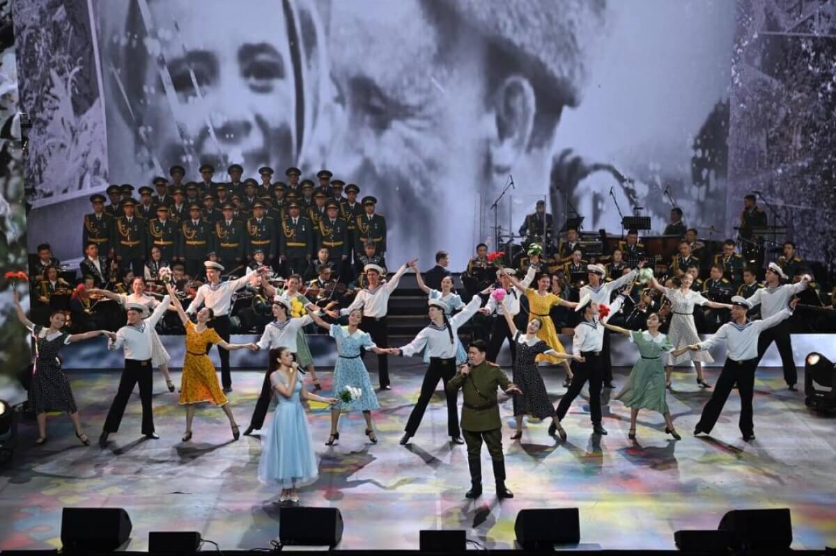 Концерт ко Дню защитника Отечества и 80-летию Великой Победы прошел в Астане