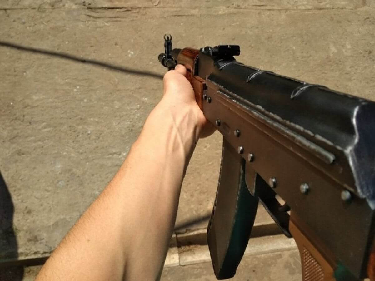 Школьница поразила молниеносной сборкой автомата в Атырауской области (ВИДЕО)