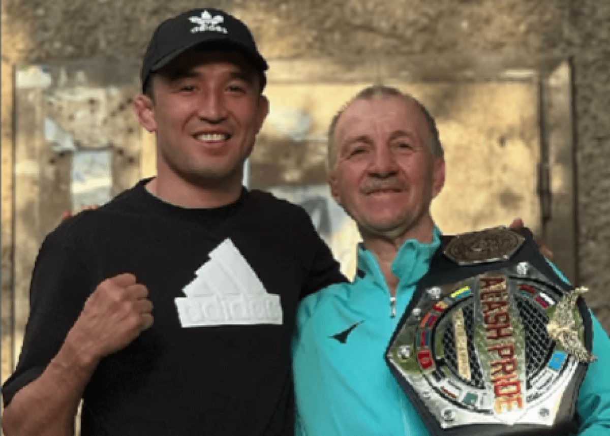 Чемпион мира по ММА довел до слез своего тренера