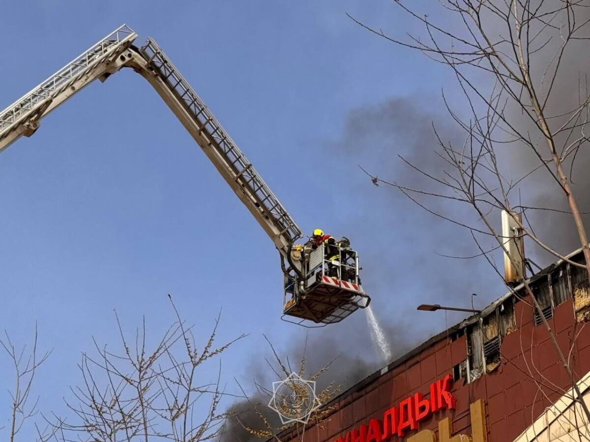 Пожар на рынке "Шапагат" потушили