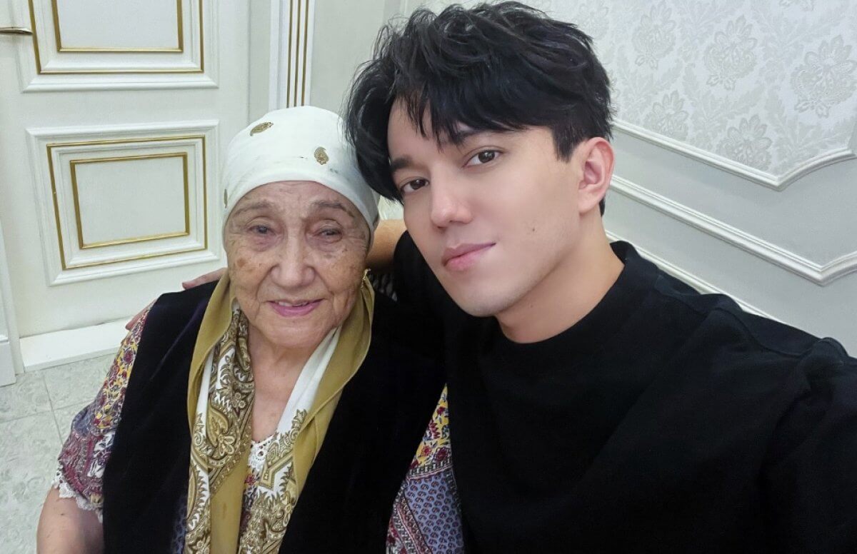 Димаш Кудайберген выложил трогательное фото с бабушкой