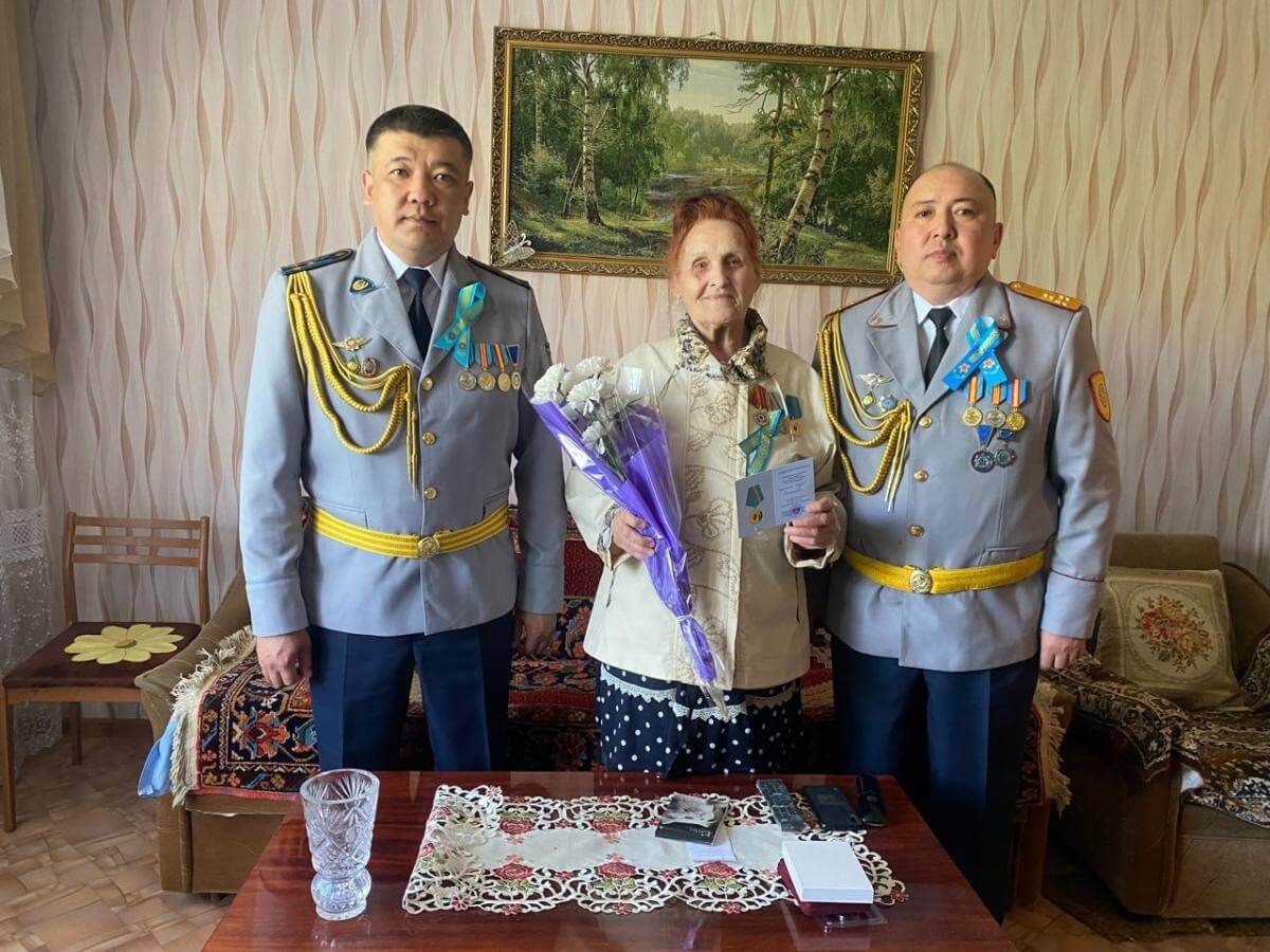 Ветеранов и тружеников тыла наградили в области Абай