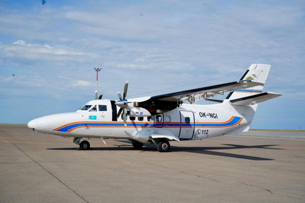 В Атырау встретили второй самолет L 410 для нужд МЧС Казахстана