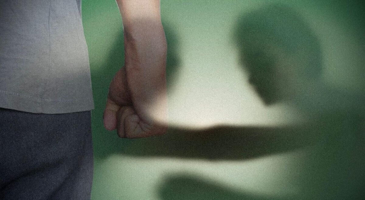 Агрессивный мужчина напал с кулаками на продавца магазина в Актау