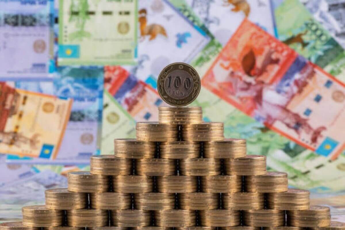 Около 20 млн тенге вложили жители Семея в финпирамиду