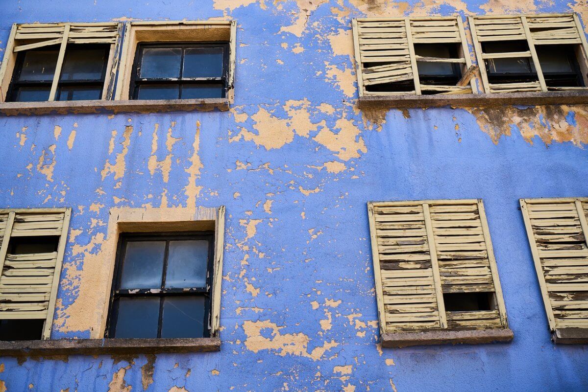 Стихийное бедствие в Кыргызстане: землетрясение повредило дома и школы