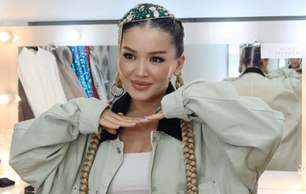 Макпал Исабекова показала подросшую дочь