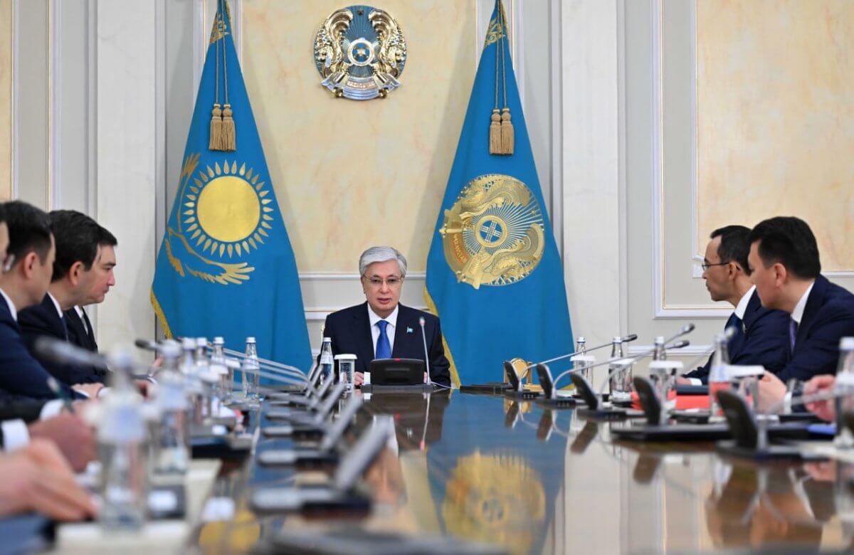 Токаев объявил выговор министру транспорта Марату Карабаеву