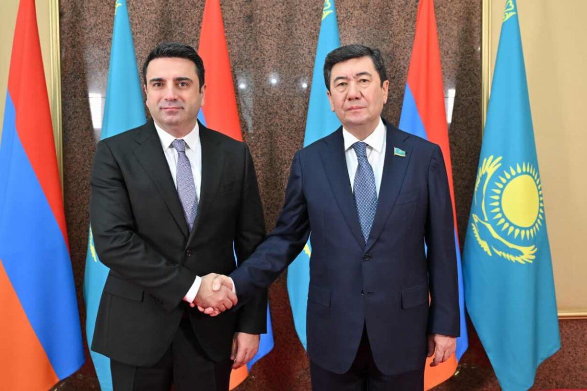 Спикер Парламента Армении посетил Мажилис