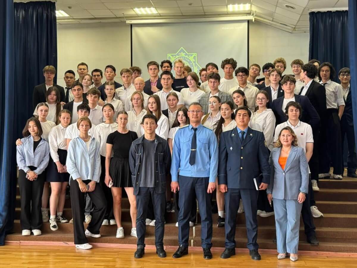 Школьникам Астаны рассказали, как не сбиться с пути