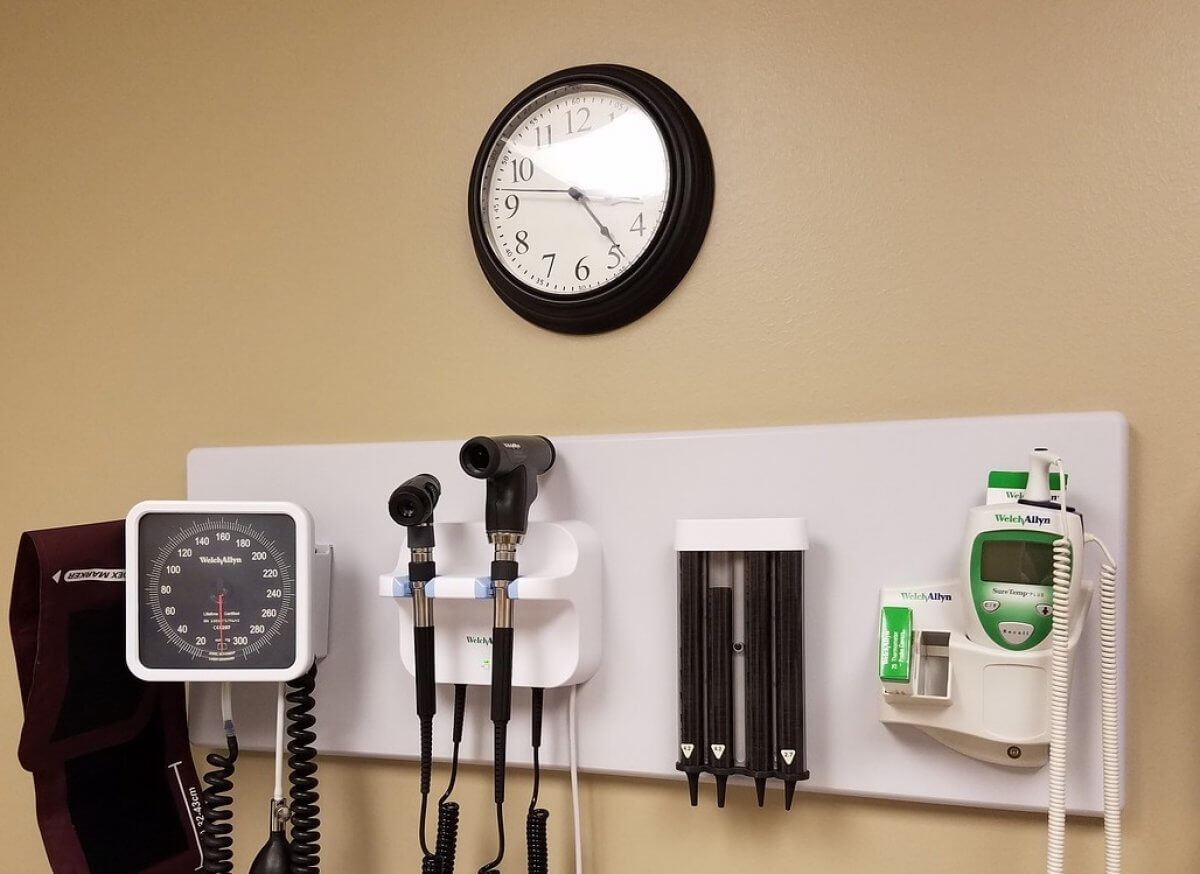 Почему важно не откладывать визит к маммологу: совет врача