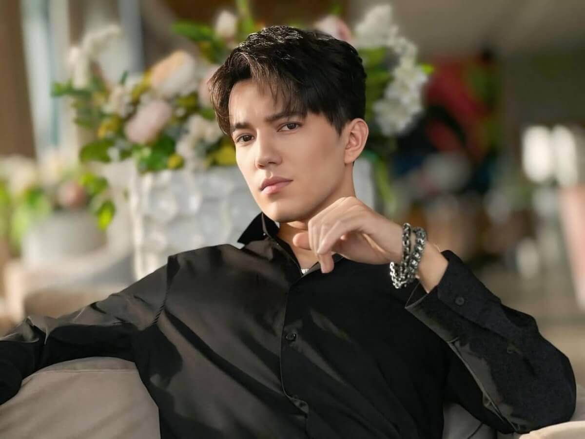 Автобус с фотографиями Димаша Кудайбергена появился в Бразилии