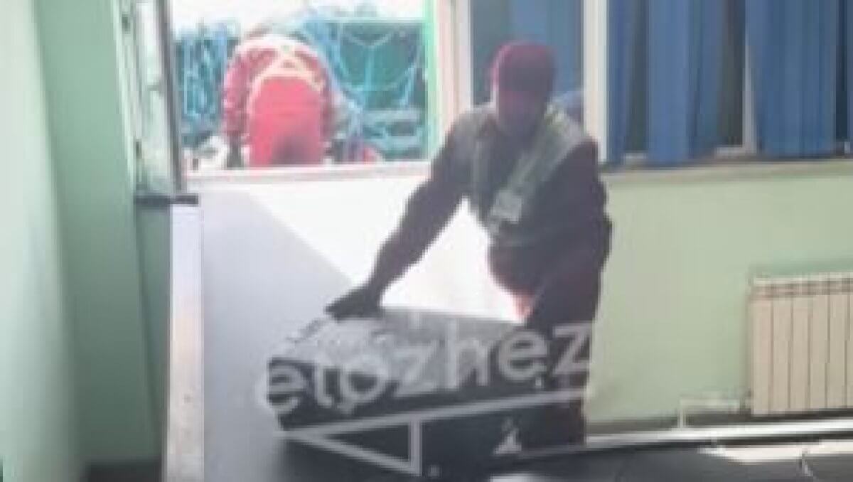 Видео из аэропорта Жезказгана покорило Казнет