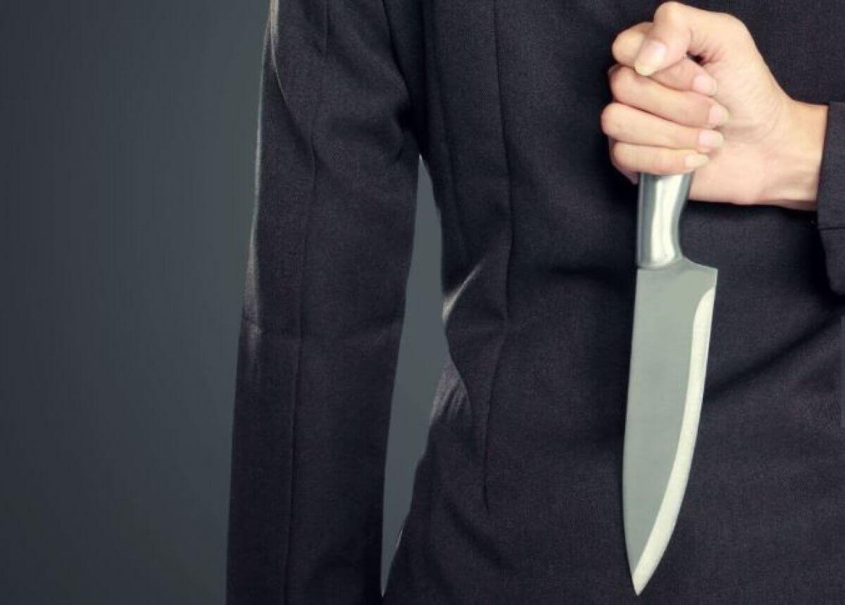 36 ударов ножом: россиянка жестоко расправилась с мужем