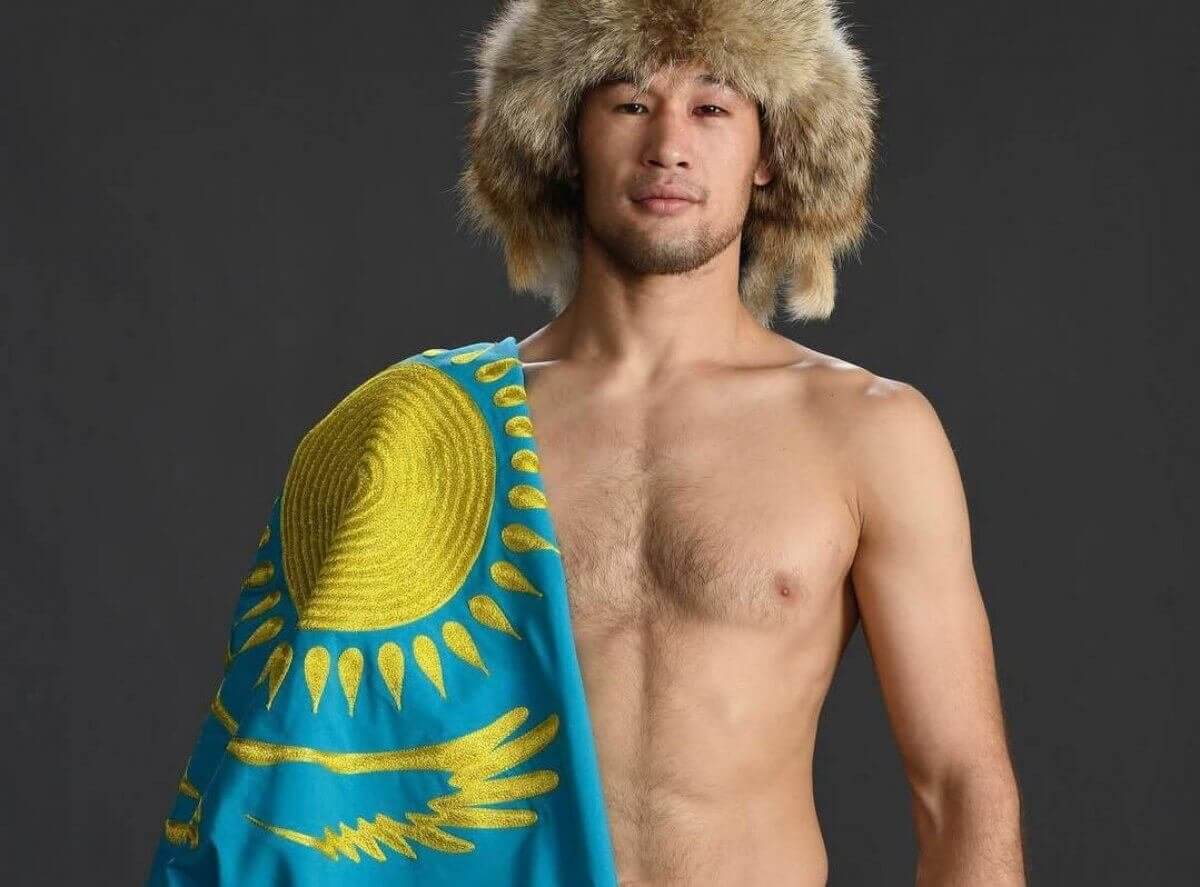 Шавкату Рахмонову дышит в спину монстр из Эквадора