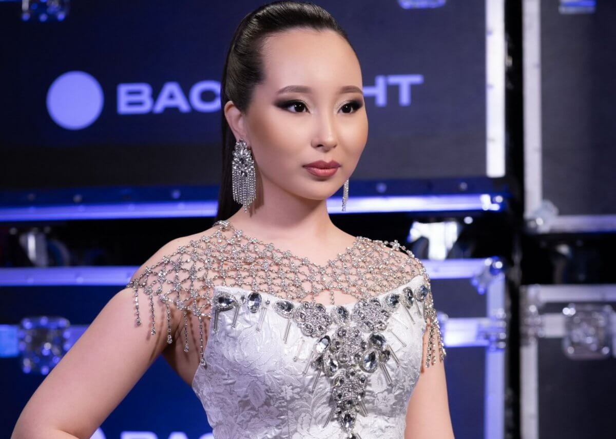 Казахстанская певица поборется за победу в финале "Голос Азербайджана"