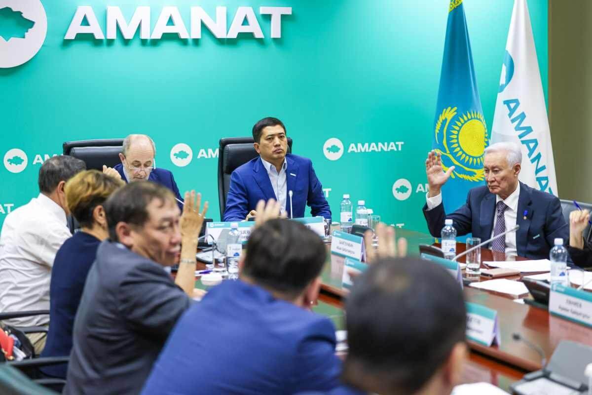 Партия AMANAT требует системного решения проблемы питьевой воды