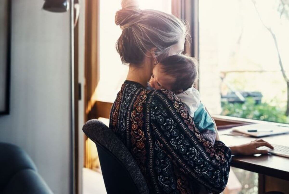 Фейковые мамочки просят смеси, а получают деньги казахстанцев