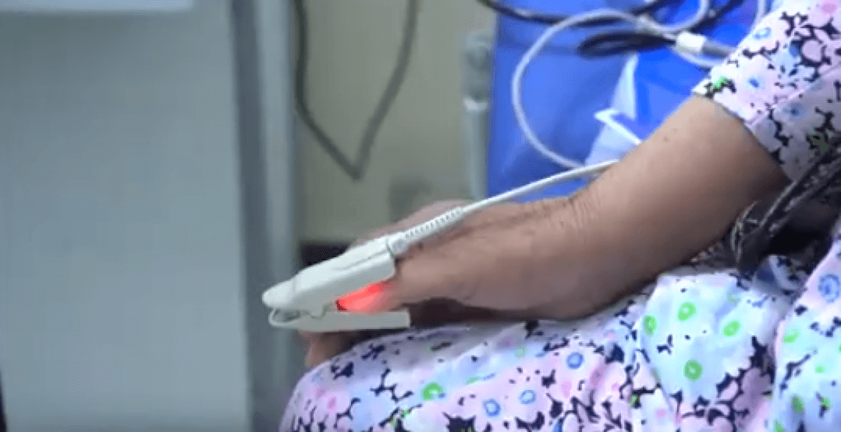 Шарлатан едва не сделал женщину инвалидом в Шымкенте