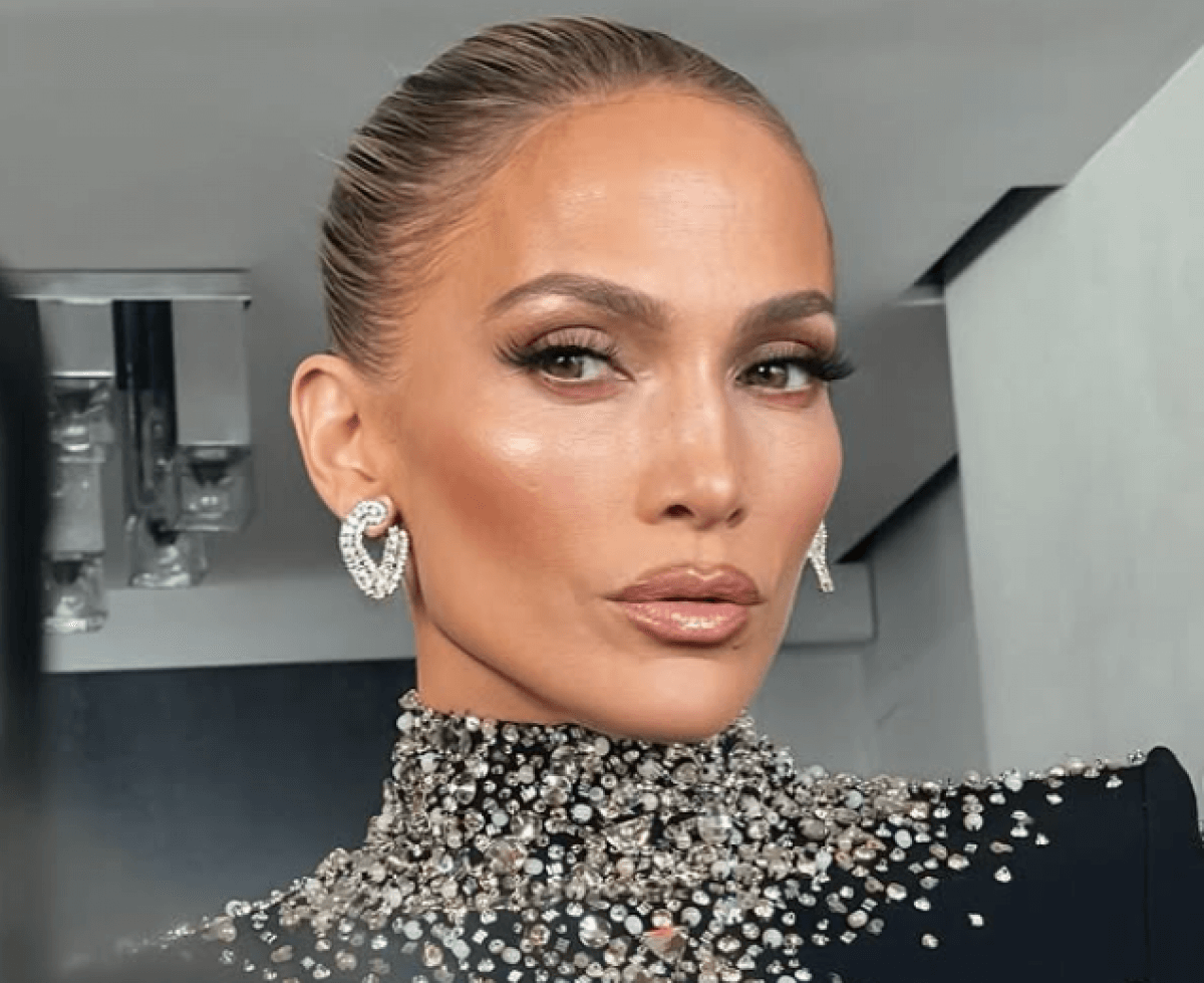 Казахстанцы возмущены новым концертом Дженнифер Лопес в Алматы