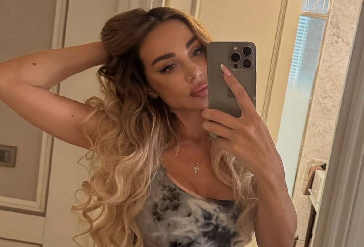 "Сдуй губы - станет легче": хейтеры раскритиковали внешность Анны Седоковой