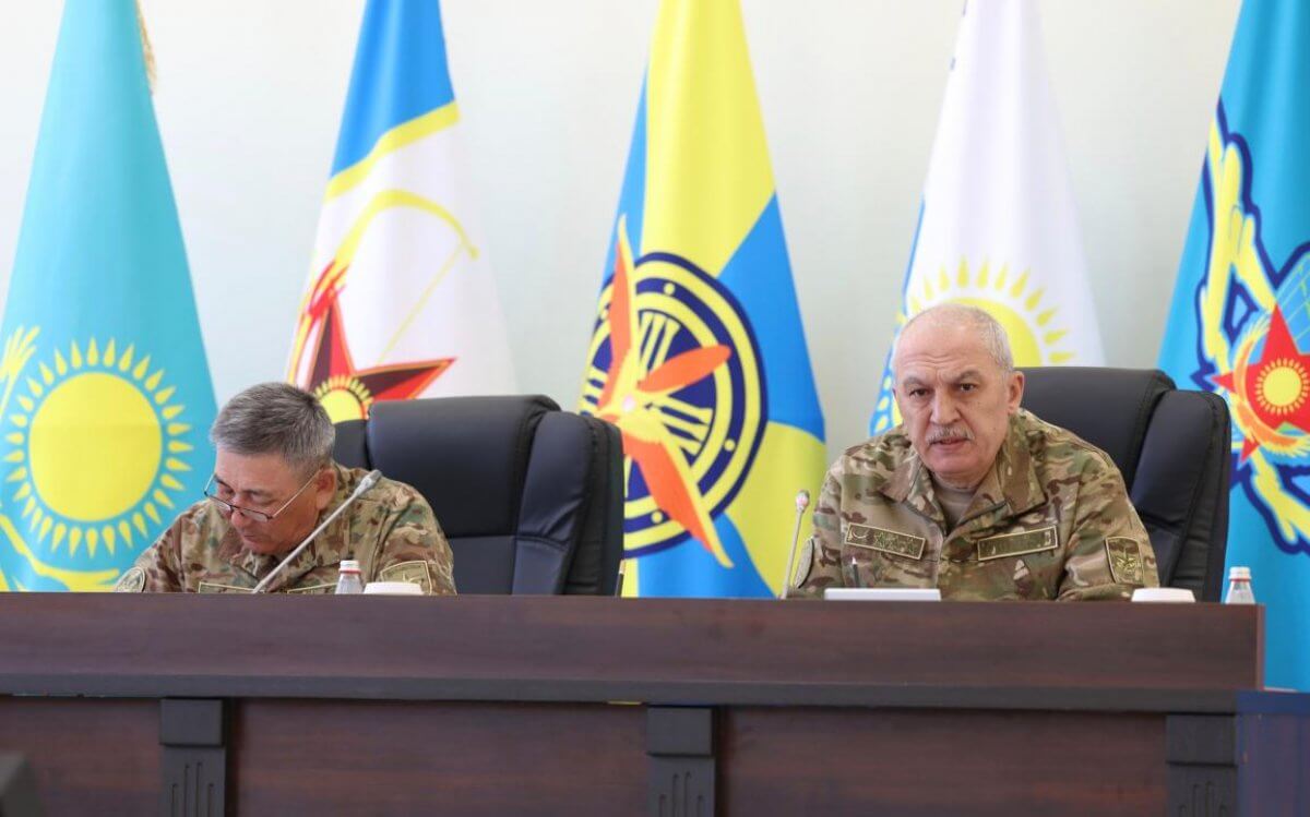 Глава Минобороны определил приоритетные задачи развития войск