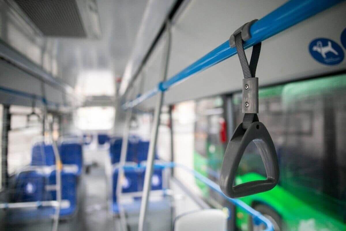 Кондукторов больше не будет в автобусах в Актау