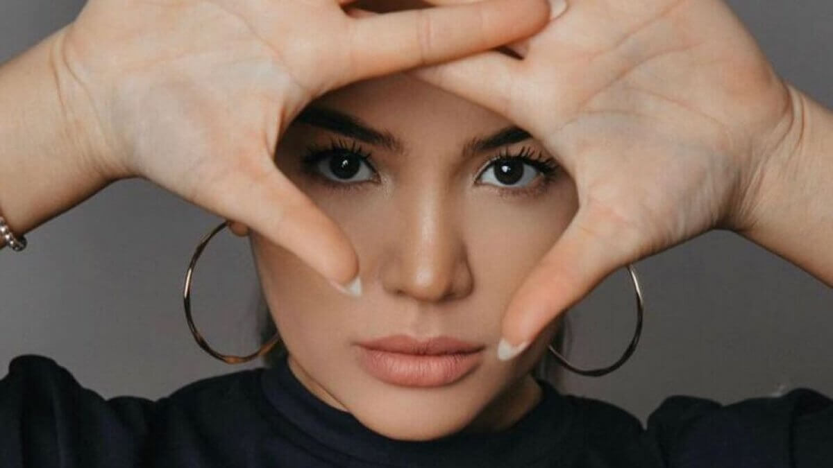 "Привязываю дочь к коляске": Макпал Исабекова удивляется своей жесткости