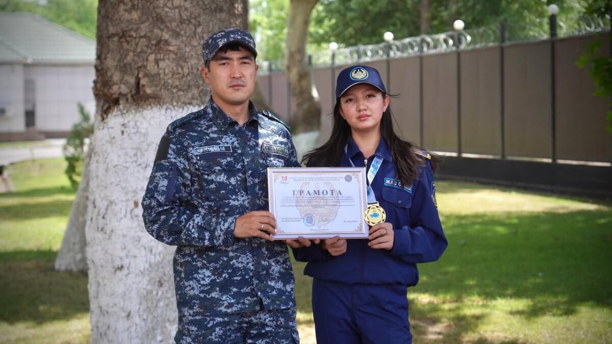 "Ученик превзошел учителя": девочка установила рекорд по сборке автомата в Шымкенте