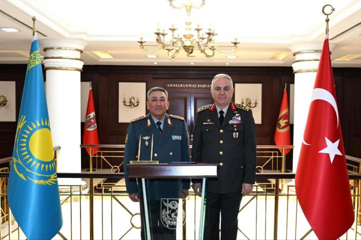 Казахстан и Турция обсудили вопросы по приобретению вооружения и военной техники