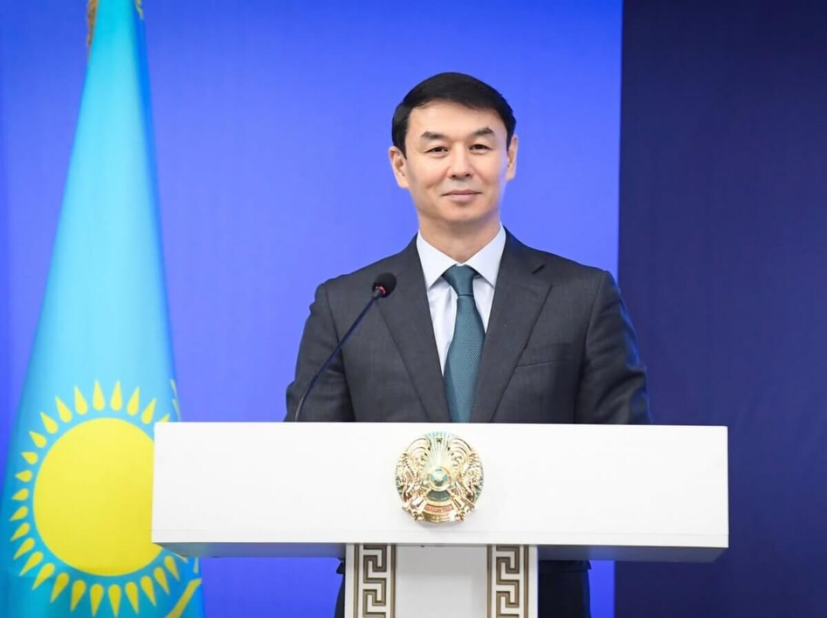 Дархан Сатыбалды обещает регулярные встречи с жителями Алматы