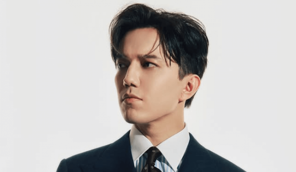 Димаша Кудайбергена поздравили с размахом прямо в центре Астаны (ВИДЕО)