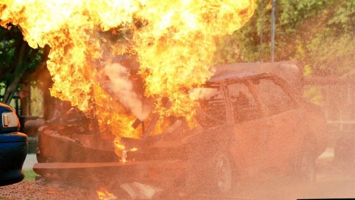 Такси загорелось на ходу в Павлодаре