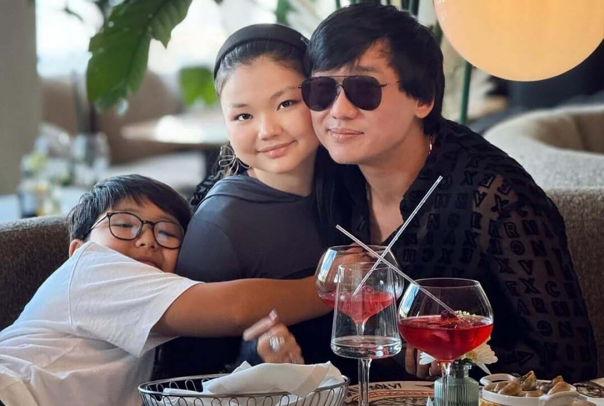 Кайрат Нуртас поделился семейным фото с детьми