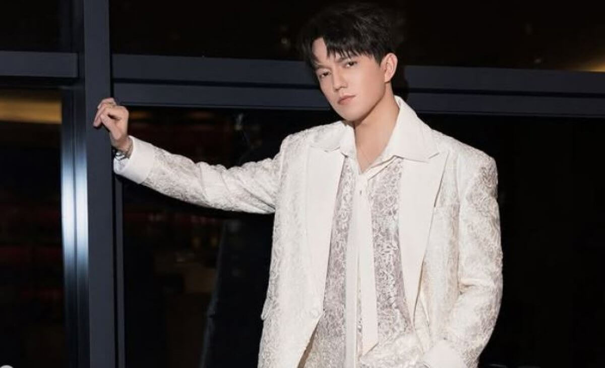 Димашу Кудайбергену вручили письмо с просьбой жениться (ВИДЕО)