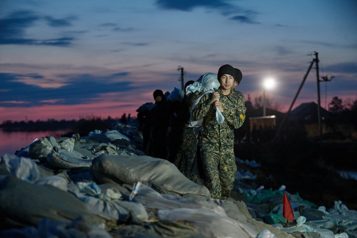 Курсанты Нацгвардии получили благодарность от жителей села Тепличное