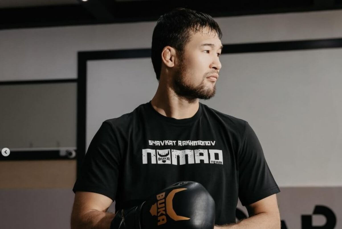 Шавкат Рахмонов готовится к выходу на ринг
