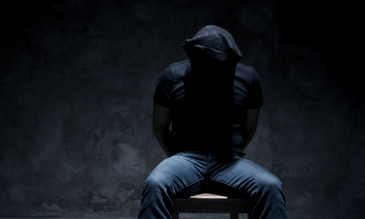 Пакет на голову и зажигалка к телу: полицейские получили сроки за пытки