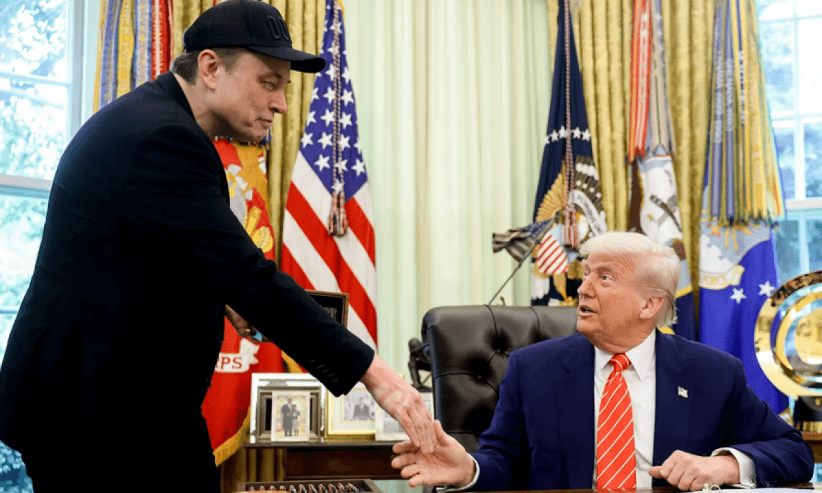 Синяк под глазом Илона Маска на заседании у Трампа взорвал соцсети